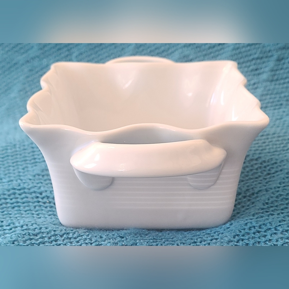 NWOT BIA Cordon Bleu Porcelain Wavy Square Baking Dish, 16 Ounce